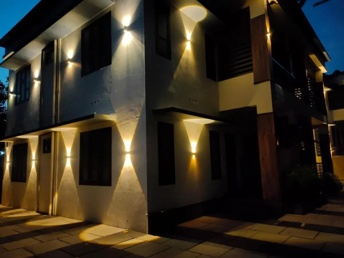 Milestone Inn Sultan Bathery Βίλα