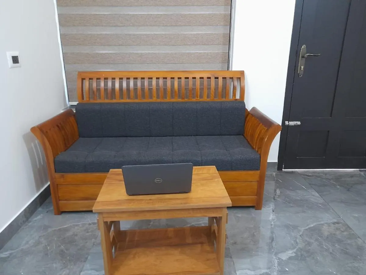 Milestone Inn Sultan Bathery 0*,  Ινδία